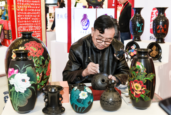 非遺產品齊聚銀座商城玉函店 &ldquo;山東老字號暨非遺快閃年貨節&rdquo;啟幕
